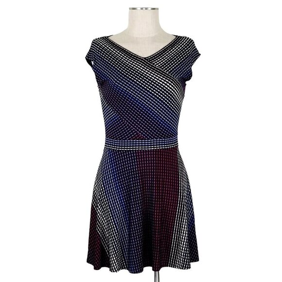 BCBGMaxAzria Jasmyne Skater Dress Size S Cap Sleeve V Neck Stretch Colorful - Picture 3 of 11